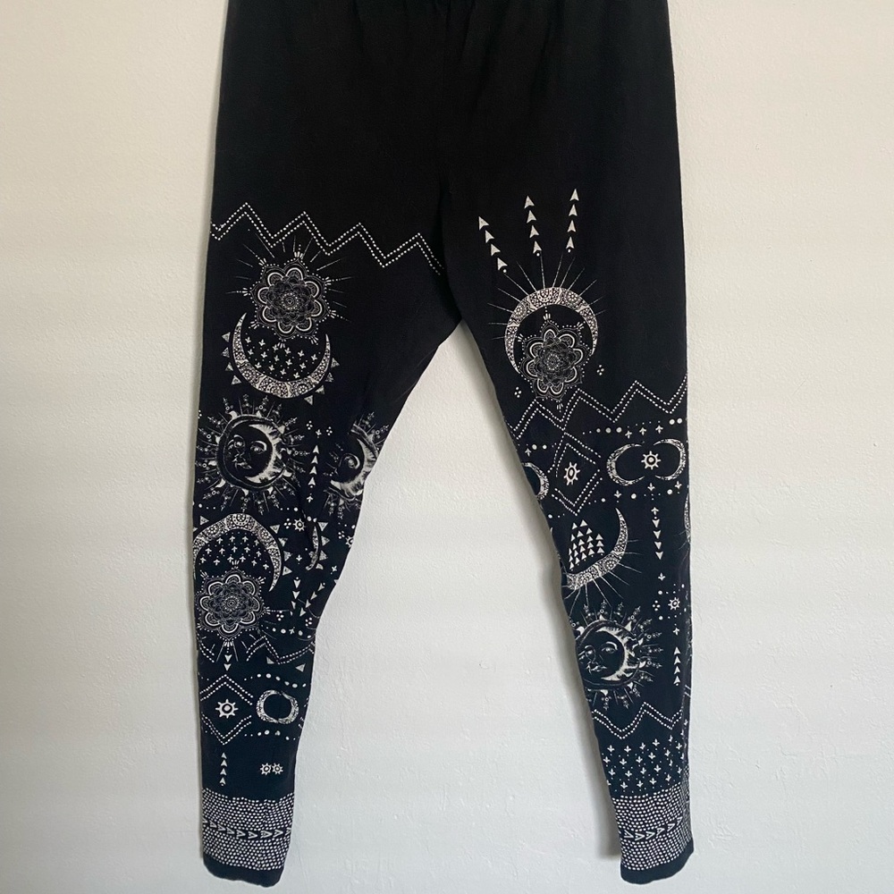 Sun/Moon Leggings from Torrid